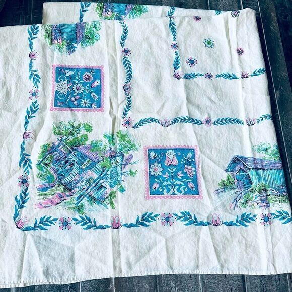 Vintage Farmhouse Linen Square Tablecloth - Picture 1 of 8